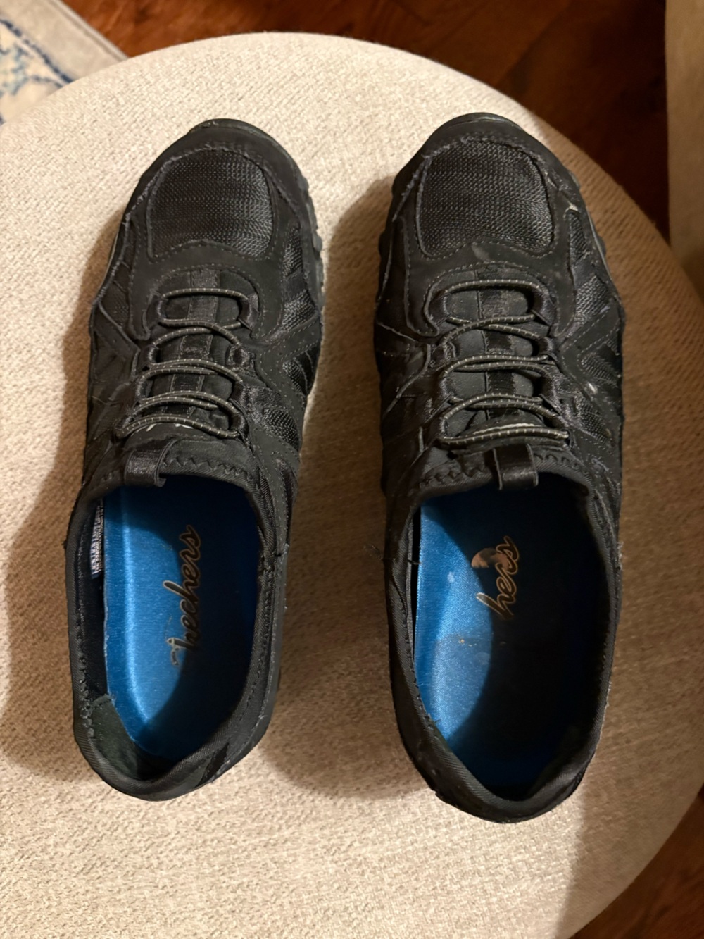 Skechers 5.5 women’s Black slip-on walking sneakers, reflective logo, comfy - Picture 3 of 8